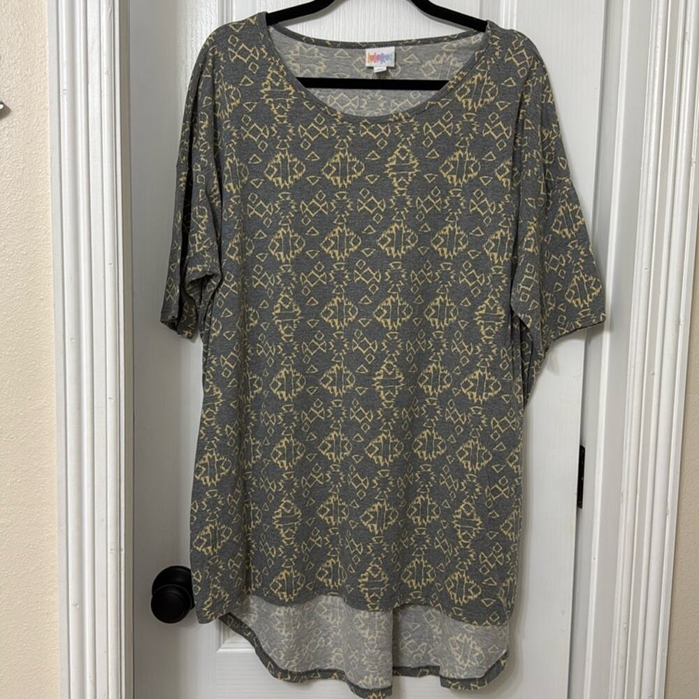 LuLaRoe Womens gray abstract print  yellow tunic Irma size xl